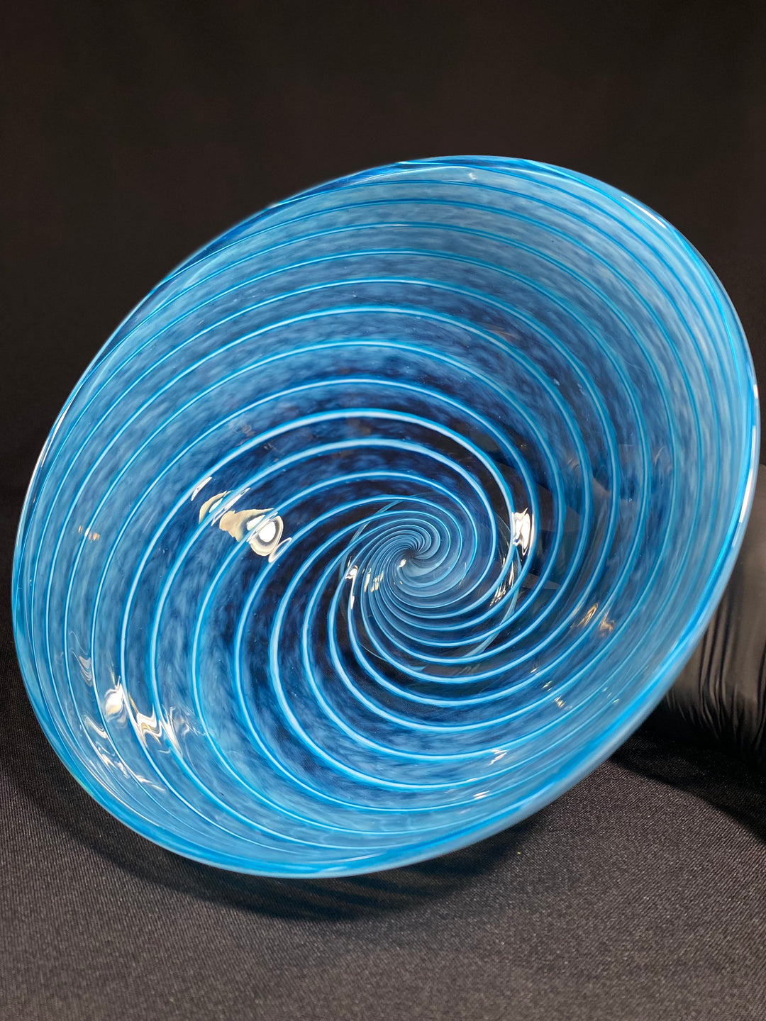 Popular Large Handblown Glass Swirl Bowl